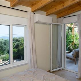 3 bedroom villa with pool and sea views in Barbati, Corfu, sleeps 8